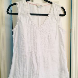 Linen top with adorable detailing!